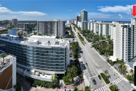Condominio en venta en Hollywood, Florida, 1 dormitorio, 81.75 m2 № 1859826 - foto 3