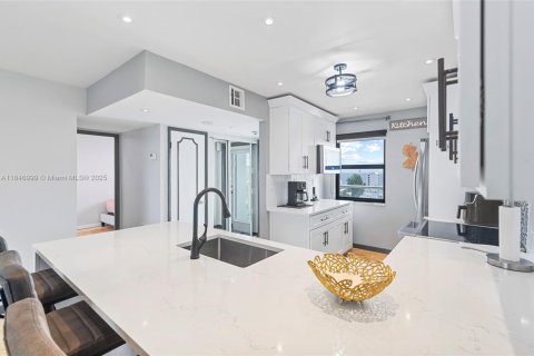 Condominio en alquiler en Pompano Beach, Florida, 2 dormitorios, 93.09 m2 № 1845502 - foto 9