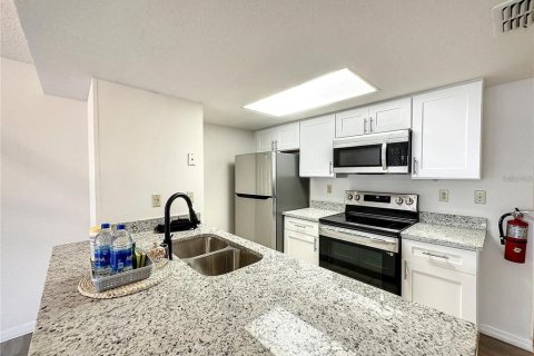 Condominio en alquiler en Kissimmee, Florida, 3 dormitorios, 119.57 m2 № 2237523 - foto 9