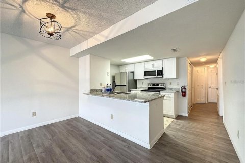 Condominio en alquiler en Kissimmee, Florida, 3 dormitorios, 119.57 m2 № 2237523 - foto 10
