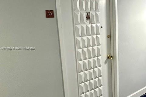 Condo in Miami Beach, Florida, 1 bedroom  № 1471857 - photo 19