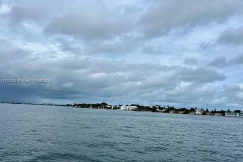 Condo in Miami Beach, Florida, 1 bedroom  № 1471857 - photo 10