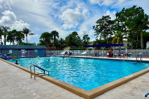 Villa ou maison à vendre à West Palm Beach, Floride: 3 chambres, 148.27 m2 № 2247955 - photo 15