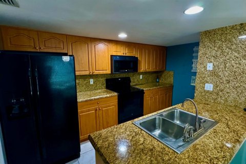 Villa ou maison à vendre à West Palm Beach, Floride: 3 chambres, 148.27 m2 № 2247955 - photo 2