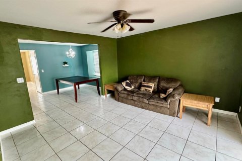 Villa ou maison à vendre à West Palm Beach, Floride: 3 chambres, 148.27 m2 № 2247955 - photo 4