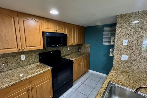 Villa ou maison à vendre à West Palm Beach, Floride: 3 chambres, 148.27 m2 № 2247955 - photo 28