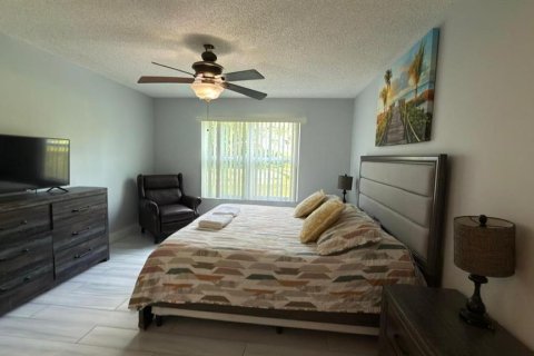 Copropriété à louer à Kissimmee, Floride: 3 chambres, 113.34 m2 № 2351494 - photo 16