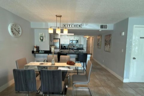 Copropriété à louer à Kissimmee, Floride: 3 chambres, 113.34 m2 № 2351494 - photo 12