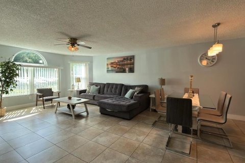 Copropriété à louer à Kissimmee, Floride: 3 chambres, 113.34 m2 № 2351494 - photo 4