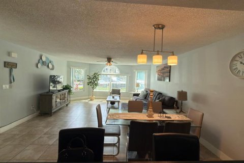 Copropriété à louer à Kissimmee, Floride: 3 chambres, 113.34 m2 № 2351494 - photo 6