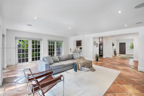 Снять в аренду виллу или дом в Майами, Флорида 3 спальни, 155.33м2, № 2041182 - фото 11