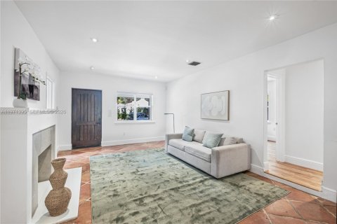 Снять в аренду виллу или дом в Майами, Флорида 3 спальни, 155.33м2, № 2041182 - фото 7