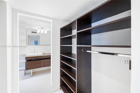 Снять в аренду виллу или дом в Майами, Флорида 3 спальни, 155.33м2, № 2041182 - фото 28