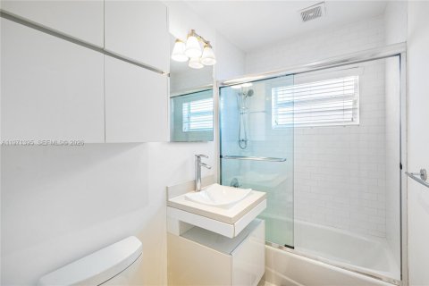 Снять в аренду виллу или дом в Майами, Флорида 3 спальни, 155.33м2, № 2041182 - фото 24