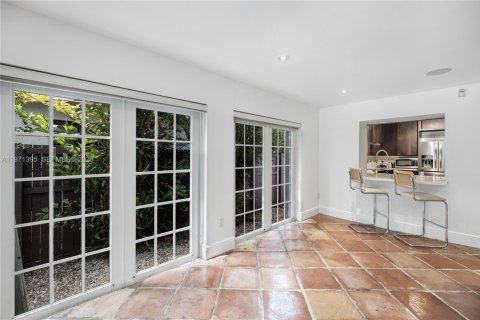 Снять в аренду виллу или дом в Майами, Флорида 3 спальни, 155.33м2, № 2041182 - фото 17