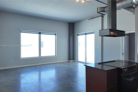 Condo in Miami, Florida, 2 bedrooms  № 1864224 - photo 14
