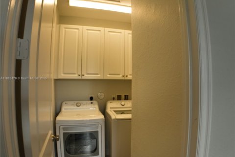 Townhouse in Parkland, Florida 3 bedrooms, 174.1 sq.m. № 1945330 - photo 19