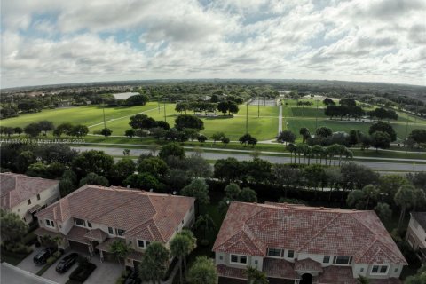 Townhouse in Parkland, Florida 3 bedrooms, 174.1 sq.m. № 1945330 - photo 24