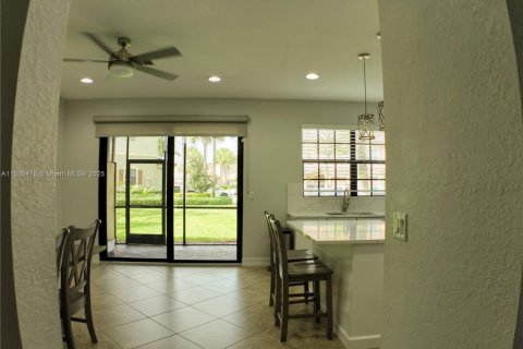 Townhouse in Parkland, Florida 3 bedrooms, 174.1 sq.m. № 1945330 - photo 11