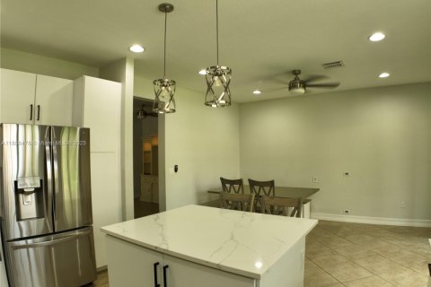 Townhouse in Parkland, Florida 3 bedrooms, 174.1 sq.m. № 1945330 - photo 10