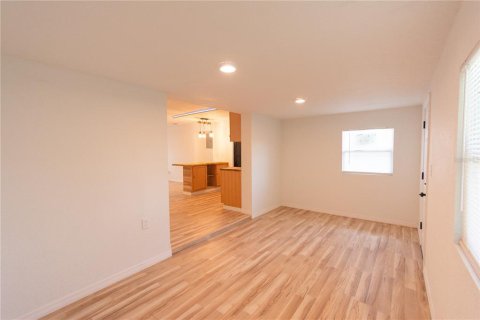 House in Orlando, Florida 3 bedrooms, 95.78 sq.m. № 2151573 - photo 5