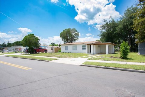 House in Orlando, Florida 3 bedrooms, 95.78 sq.m. № 2151573 - photo 2