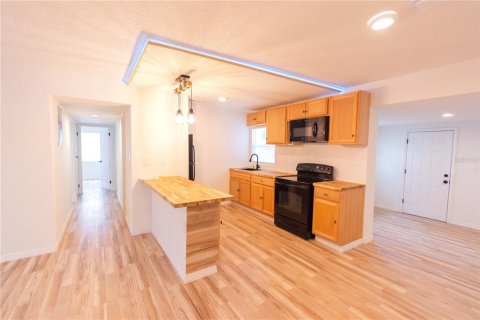 House in Orlando, Florida 3 bedrooms, 95.78 sq.m. № 2151573 - photo 6
