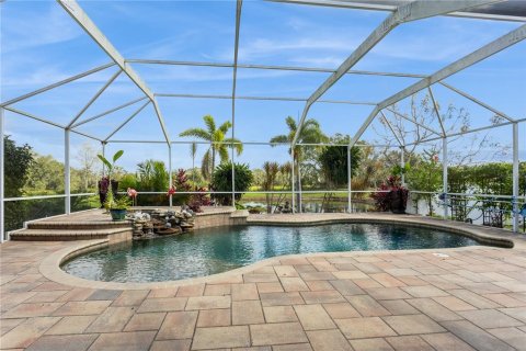 House in Valrico, Florida 3 bedrooms, 181.44 sq.m. № 2105489 - photo 24