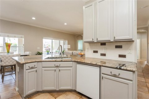 House in Valrico, Florida 3 bedrooms, 181.44 sq.m. № 2105489 - photo 9