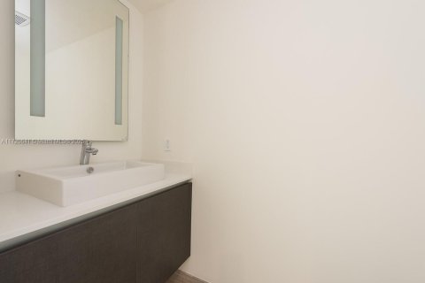 Купить кондоминиум в Майами, Флорида 2 спальни, 105.63м2, № 2088607 - фото 18