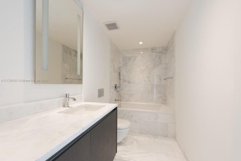 Купить кондоминиум в Майами, Флорида 2 спальни, 105.63м2, № 2088607 - фото 17