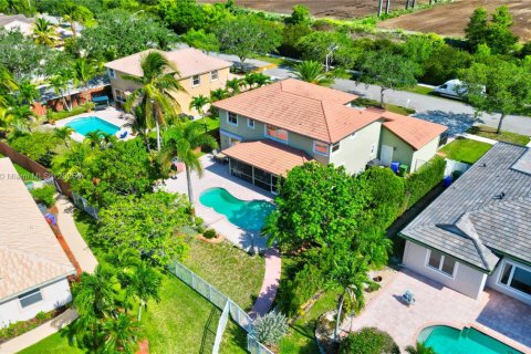 Villa ou maison à vendre à Pembroke Pines, Floride: 5 chambres, 285.49 m2 № 1940445 - photo 3