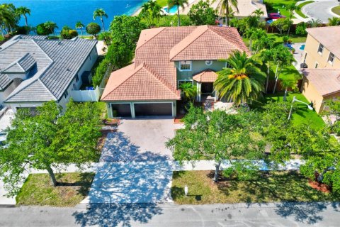 Villa ou maison à vendre à Pembroke Pines, Floride: 5 chambres, 285.49 m2 № 1940445 - photo 22