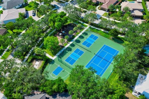 Villa ou maison à vendre à Pembroke Pines, Floride: 5 chambres, 285.49 m2 № 1940445 - photo 7