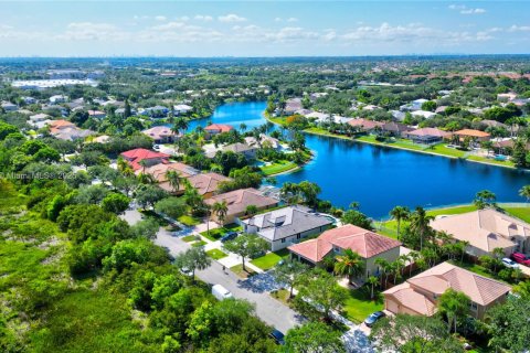 Villa ou maison à vendre à Pembroke Pines, Floride: 5 chambres, 285.49 m2 № 1940445 - photo 21