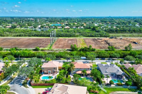 Villa ou maison à vendre à Pembroke Pines, Floride: 5 chambres, 285.49 m2 № 1940445 - photo 18