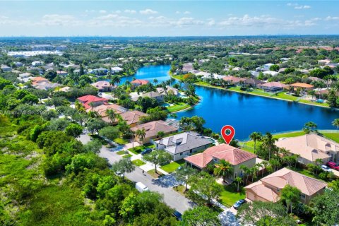 Villa ou maison à vendre à Pembroke Pines, Floride: 5 chambres, 285.49 m2 № 1940445 - photo 26