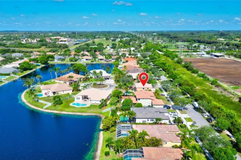 Villa ou maison à vendre à Pembroke Pines, Floride: 5 chambres, 285.49 m2 № 1940445 - photo 12