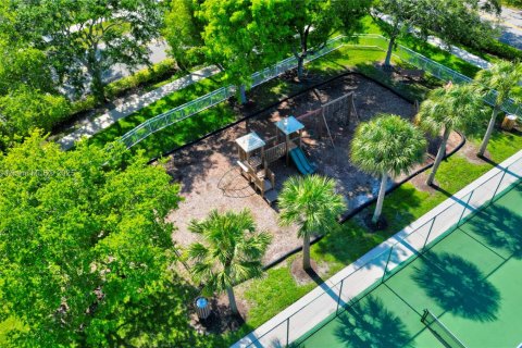 Villa ou maison à vendre à Pembroke Pines, Floride: 5 chambres, 285.49 m2 № 1940445 - photo 6