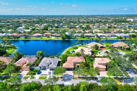 Villa ou maison à vendre à Pembroke Pines, Floride: 5 chambres, 285.49 m2 № 1940445 - photo 23