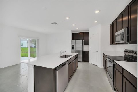 Casa en alquiler en Davenport, Florida, 4 dormitorios, 190.91 m2 № 1908850 - foto 13