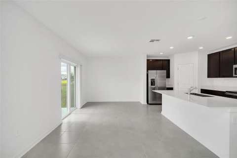 Casa en alquiler en Davenport, Florida, 4 dormitorios, 190.91 m2 № 1908850 - foto 8