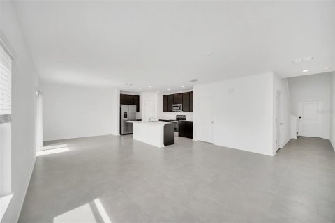 Casa en alquiler en Davenport, Florida, 4 dormitorios, 190.91 m2 № 1908850 - foto 9