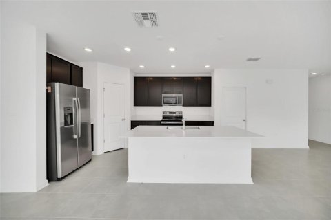 Casa en alquiler en Davenport, Florida, 4 dormitorios, 190.91 m2 № 1908850 - foto 11