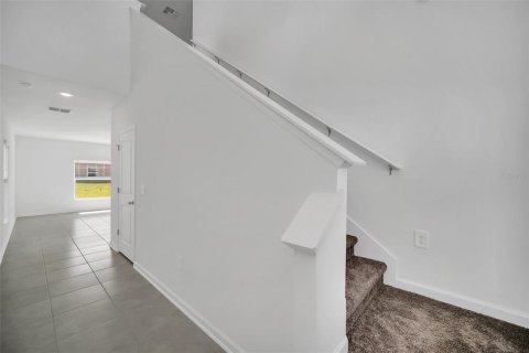 Casa en alquiler en Davenport, Florida, 4 dormitorios, 190.91 m2 № 1908850 - foto 4