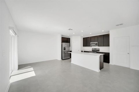 Casa en alquiler en Davenport, Florida, 4 dormitorios, 190.91 m2 № 1908850 - foto 10