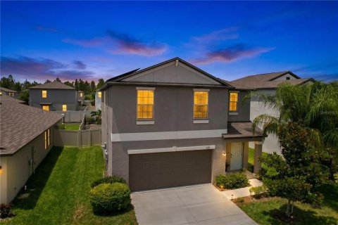 Casa en New Port Richey, Florida 4 dormitorios, 173.73 m2 № 2195655