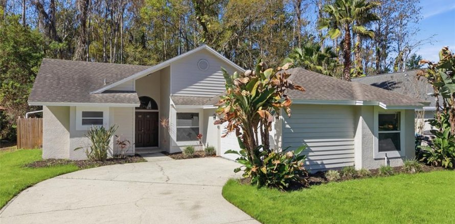Villa ou maison à Tarpon Springs, Floride 3 chambres, 153.85 m2 № 2094338