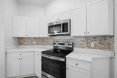 Villa ou maison à vendre à Tarpon Springs, Floride: 3 chambres, 153.85 m2 № 2094338 - photo 12