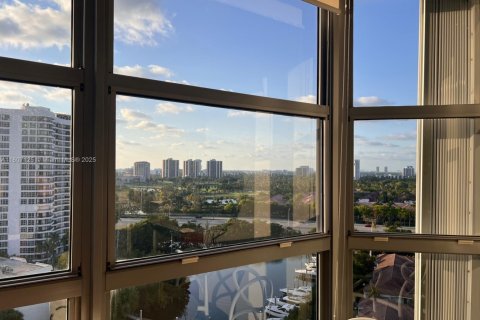 Condominio en venta en Aventura, Florida, 2 dormitorios, 126.44 m2 № 2018973 - foto 3